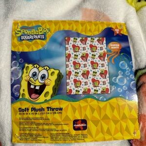 Nickelodeon SpongeBob SquarePants Soft Plush Throw - Yellow and Red